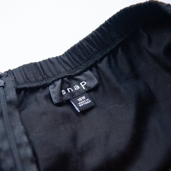 SNAP | STRAPLESS DRESS - Picture 3 of 5